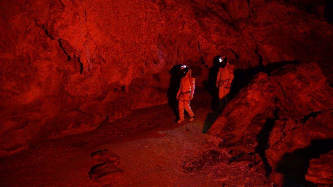 Ensayo vida humana en Marte, gracias al proyecto Astroland en una cueva de Arredondo (Cantabria)