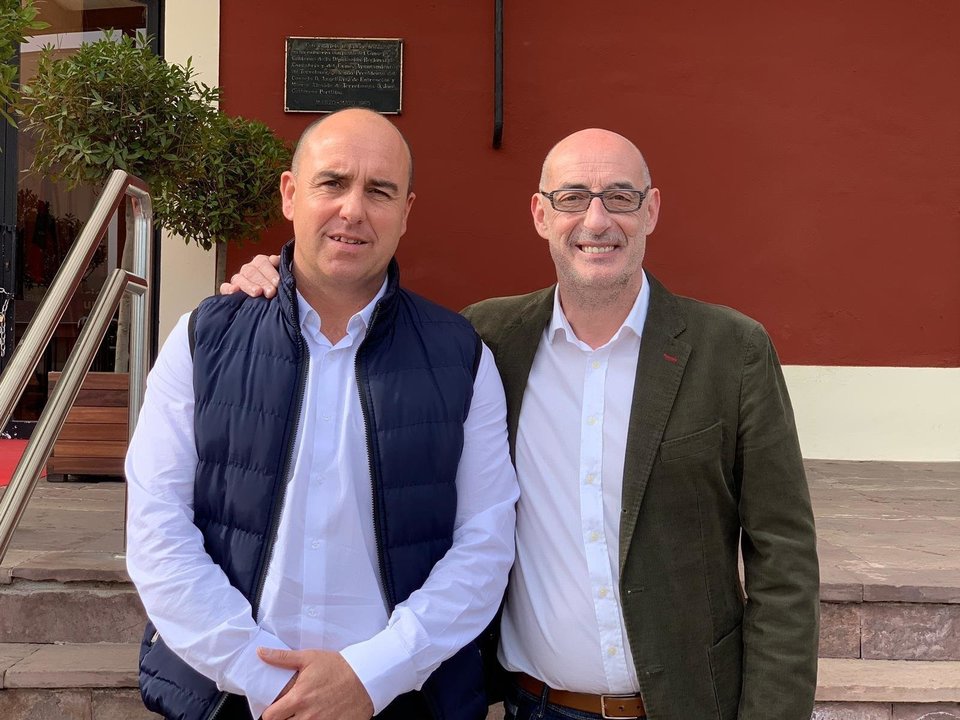 El portavoz parlamentario de Cs, Félix Álvarez, y el concejal de Cs en el Ayuntamiento de Torrelavega, Julio Ricciardiello