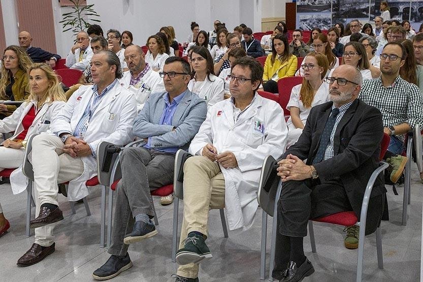 El consejero de Sanidad, Miguel Rodríguez, a la derecha, en jornada sobre enfermedad celiaca