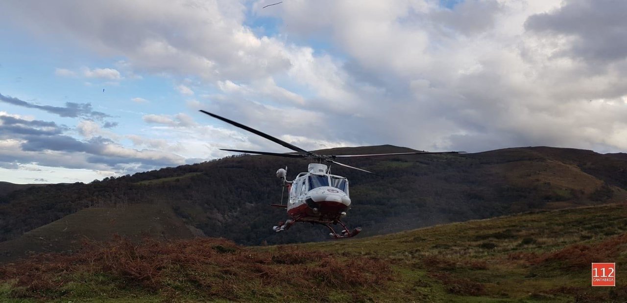 Helicóptero 112 evacúa senderista herido