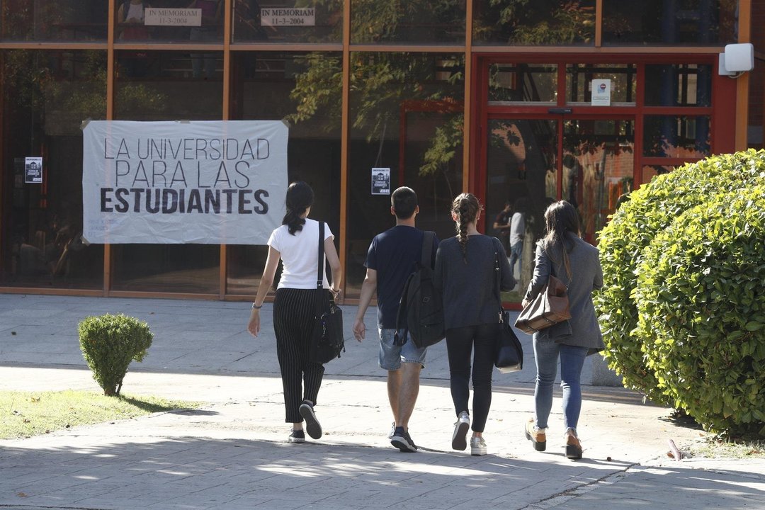 Estudiantes en una facultad de la Universidad Rey Juan Carlos de Madrid.