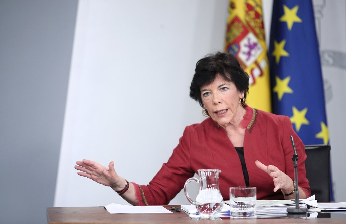 La ministra de Educación y Formación Profesional, Isabel Celaá, en una rueda de prensa en Moncloa a primeros de marzo. 
