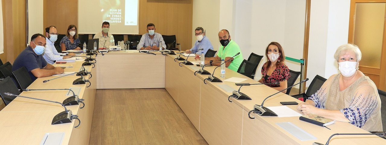 Reunión de la Corporación de Torrelavega con el equipo redactor del Plan de Gestión de Zonas Verdes
