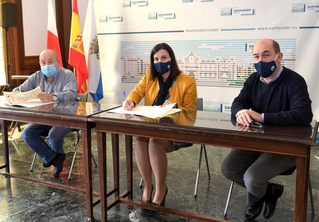 Firma del convenio entre el Ayuntamiento de Santander y la Fundación José Luis Díaz